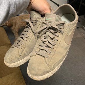 Nike Blazer Low Suede Tan/White - Size 9.5